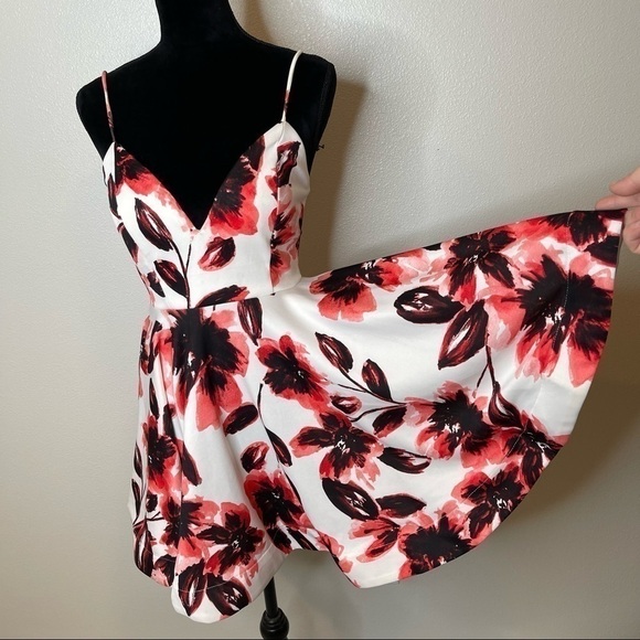 Trac Floral Summer Swing Dress size Small - Picture 6 of 7